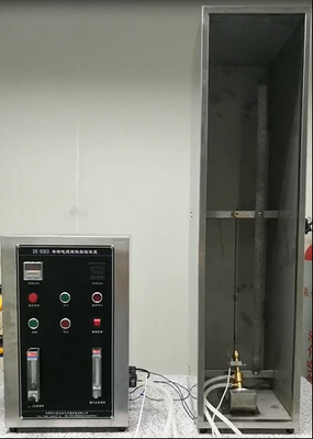 Máquina de ensaio de combustão vertical de fios e cabos únicos para a realização de ensaios de propagação lenta da chama vertical